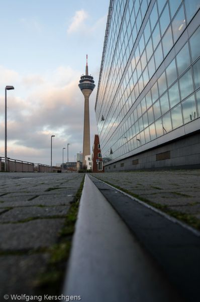 2012, Düsseldorf, Medienhafen, Kai Center und Rheinturm