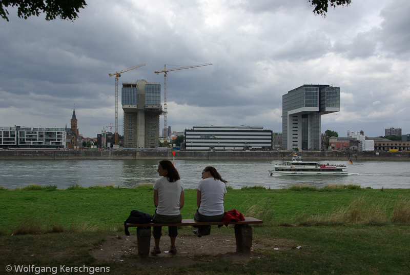 w008, Köln, Blick auf Kranhäuser